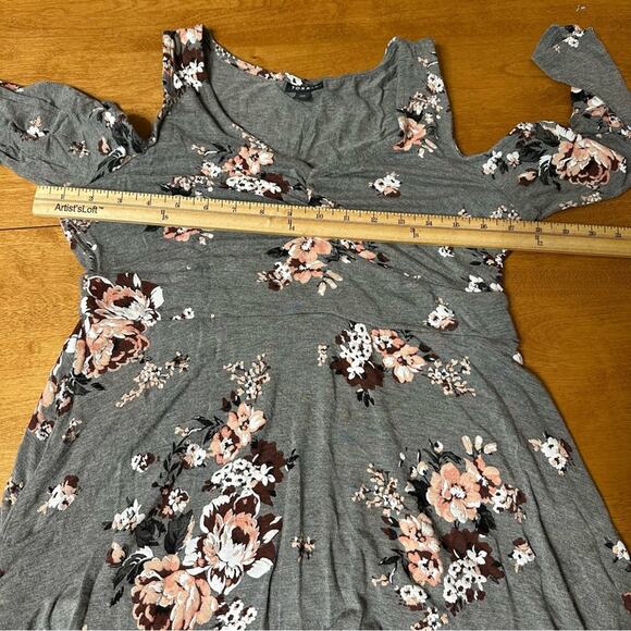 TORRID Grey Floral Jersey Skater Dress Torrid Sz 00 (M/L) Romantic Cold Shoulder - Picture 8 of 11